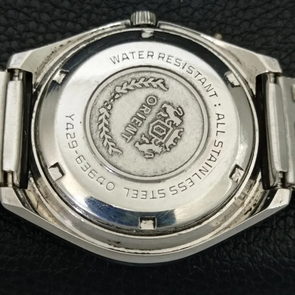 Vintage 1979 Orient Automatic Mens Silver Watch W/daydate & Gold accents - Picture 8 of 10